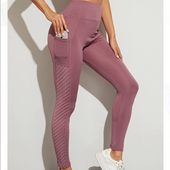 Mauve pink work out leggings. Phone pocket. Never worn. Brand new. - Picture 3 of 3